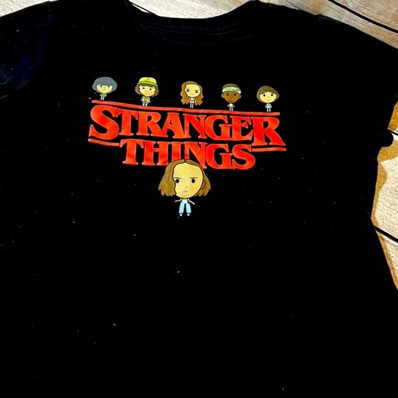 Stranger‎ Things Girls Chibi Characters T-Shirt (XL 14-16) - Picture 1 of 3